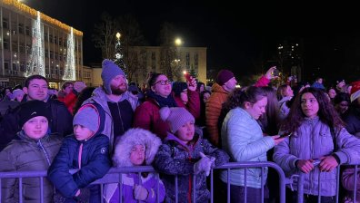 Габрово изпрати 2025 година ден по-рано - концерт, вино и танци под звездите