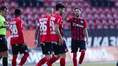 "Локо" (Сф) наказа "Хебър", червен картон за домакините