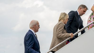 Синът на Джо Байдън, Хънтър, се признава за виновен в съда и се разминава със затвора