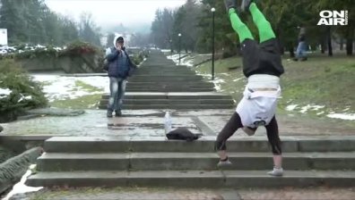 Русенецът, изкачил Шипка на ръце, подобри рекорда си