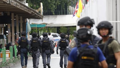 Ужас в училище в Тайланд: Въоръжен младеж откри стрелба и взе заложници