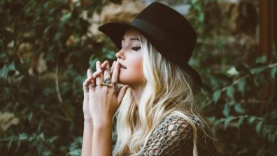 8 неща, които косата не обича да ѝ причинявате