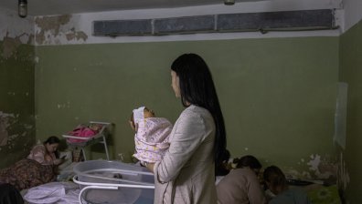 Родилка от Мариупол твърди: Нямаше въздушен удар, украинците изгониха жените и им взеха храната