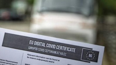 ЕС реши: С Ковид сертификат пътуваме още една година