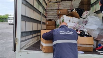 Задържаха 99 000 "маркови" опаковки за тютюн за наргиле