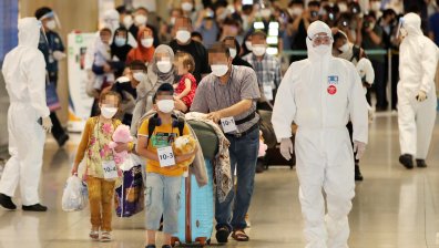 Спират полети за евакуация от летището в Кабул, блокираха границата с Пакистан
