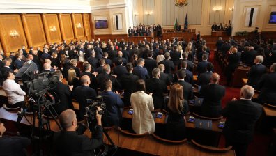 Два пъти гласуват и два пъти не могат да изберат председател на Народното събрание