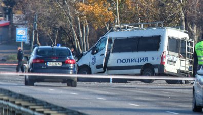 Няма спирачен път: Шофьорът на мигрантите е криминално проявен и без книжка