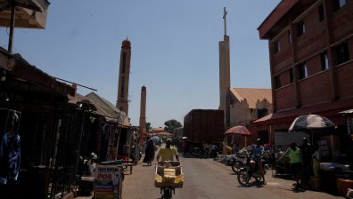 Въоръжени мъже атакуваха църква в Нигерия: Убиха трима и отвлякоха пастора