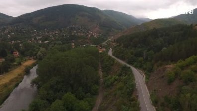 Жители на Своге на протест: Искат ремонт на пътя покрай Искърското дефиле