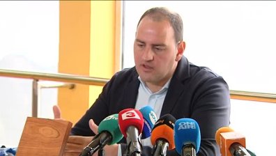 Петър Стойчев дарява екипировката си от "леденото" състезание в Антарктида