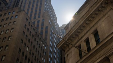 Ню Йорк не знае и плаща милиони долари за празни хотелски стаи за мигранти