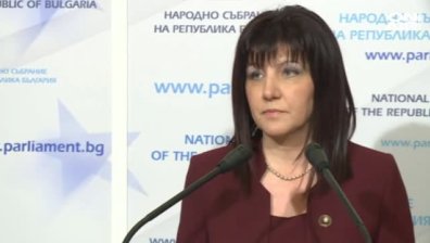 Цвета Караянчева с остър отговор към президента