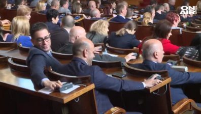 Депутатите излязоха във великденска ваканция - но ще почиват ли? 