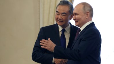 Китай задръсти Русия с екстремен внос, 150 000 излишни контейнера чакат за превоз