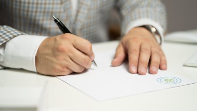 Нови правила удрят брокерите на имоти и адвокатите, идват и солени глоби