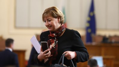 НС реши: Анна Александрова от ГЕРБ-СДС сменя Стою Стоев като председател на правната комисия