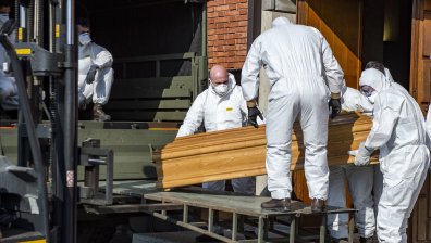 Пикът в Италия явно не е достигнат, над 900 са жертвите за ден