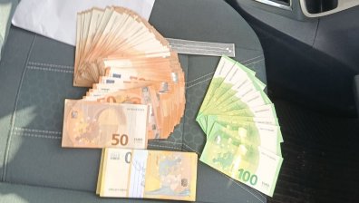 Задържаха двама мъже за схема с кредитни измами