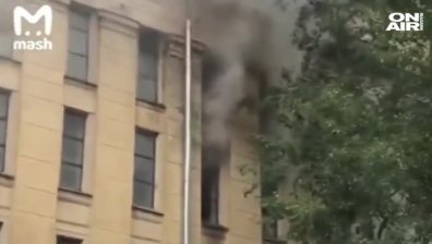 Държавният архив за литература и изкуство в Мосва избухна в пламъци