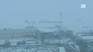 Отмениха полетите от София до Малага, летището във Варна спря работа