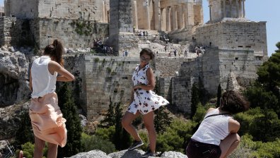 44 градуса! Адски жеги и червени кодове в Гърция, Сърбия и Италия