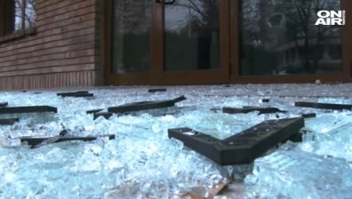 Неизвестен откри стрелба срещу библиотека в Плевен