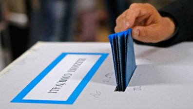 В Италия се провеждат предсрочни парламентарни избори