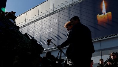 Година след атентата в "Крокус" Русия обвини неприятелска държава (+СНИМКИ)