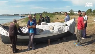 Като на филм: Роми-пирати нападат и ограбват кораби в Бургас