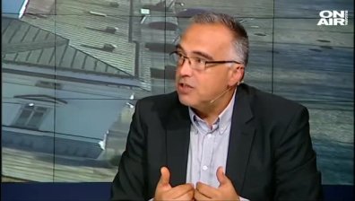 Вътрешната опозиция няма да бутне Нинова, тя сама ще се бутне, смята Антон Кутев