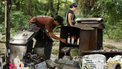 40 години след бедствието в Колумбия: Стотици семейства търсят изчезналите си деца