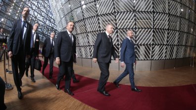 ЕС към Ердоган: Турция получава помощ, но само ако спре мигрантите