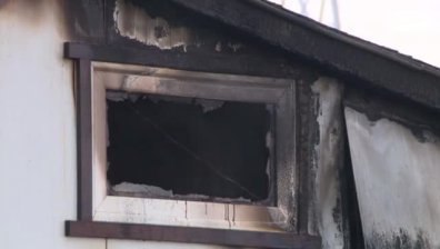 Овладян пожар: Склад за дрехи гори в Кремиковци