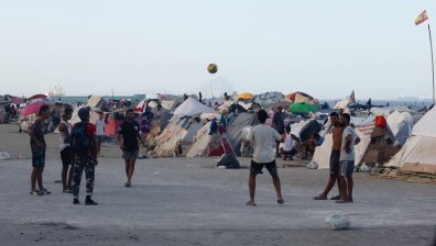 Испания засилва охраната в Сеута заради заплаха от нова мигрантска вълна