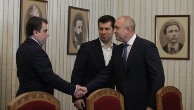 Радев и Василев в задочен спор за ДАНС и кой кого загърби на кметските избори