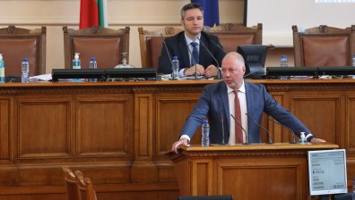 ГЕРБ гласят за председател на НС Росен Желязков или Радомир Чолаков