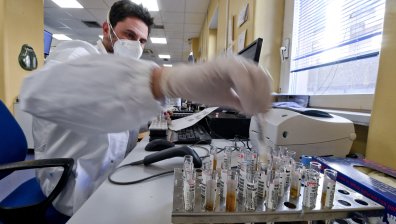 Какъв е цветът на молекулата на Ковид-19?