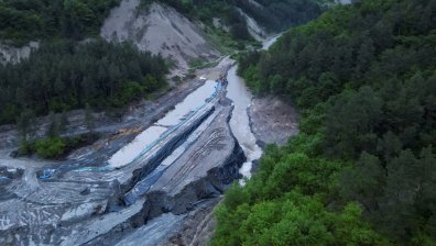 Сериозни наводнения наложиха евакуацията на стотици хора в Румъния