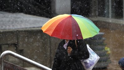 Времето днес: Облачна събота с валежи от дъжд и сняг на места