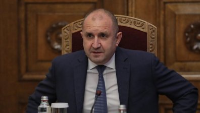 Радев за "сглобката": Решенията се взимат от други хора, на друго място