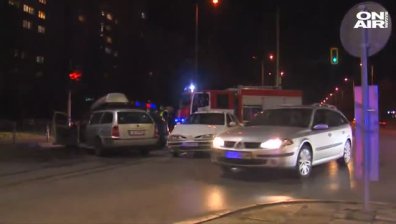 Шестима в болници след тежка катастрофа в София