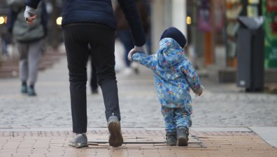 Ниски доходи, високи разходи: Пенсионери и семейства с деца са на ръба на оцеляването