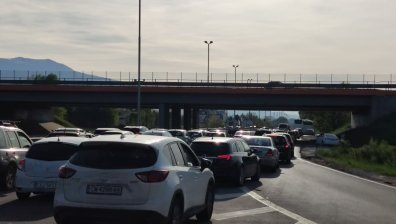 Пореден протест на хората от "Горубляне" образува огромна тапа на "Тракия"
