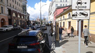 Защо колите в Русия поскъпват драстично: "Купи сега, утре ще е по-скъпо"