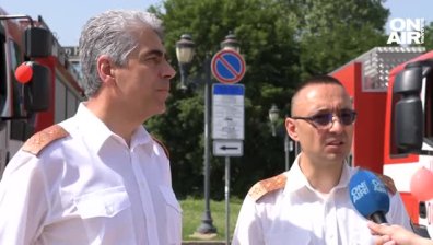 145 г. Столична пожарна: Огнеборците показаха техниката си за спасяване на хора