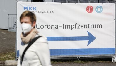 Пандемията се удължава, а Европа затяга мерките, защото ваксинира бавно