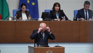 Извънредно заседание на парламента във вторник, изслушват Главчев