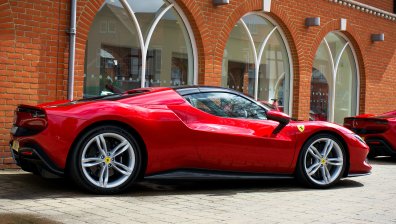 Вълна от кражби на Ferrari в Лондон