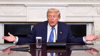 Доналд Тръмп обмисля да покани Володимир Зеленски на срещата с Путин в Аляска